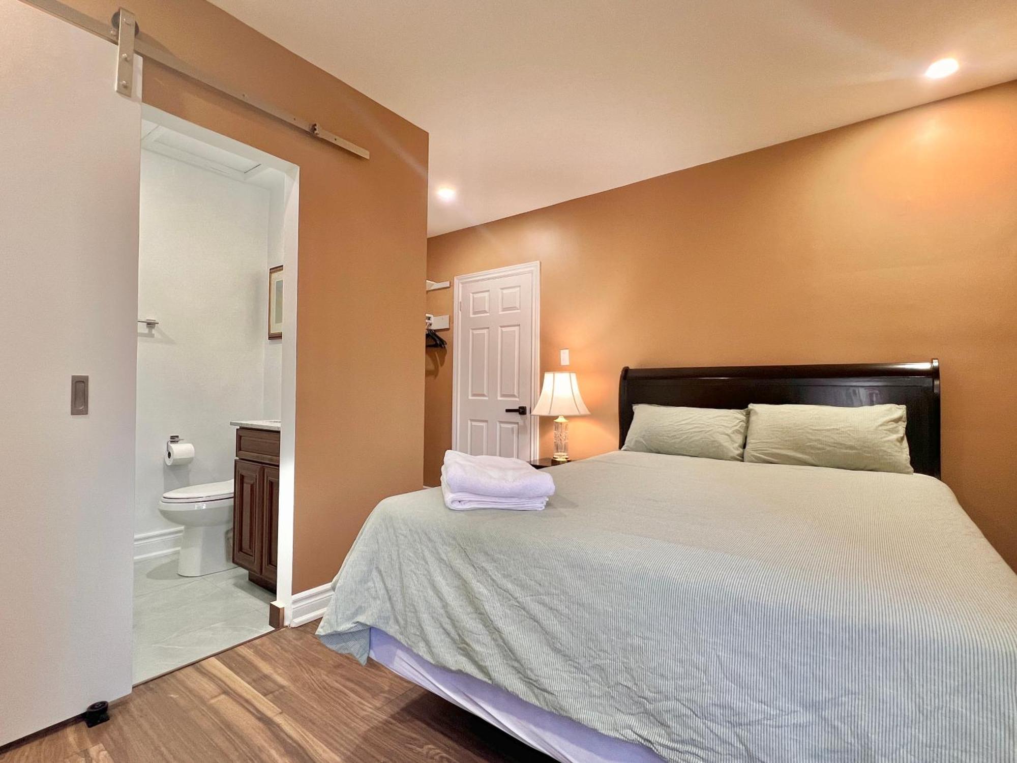 Privatunterkunft Upgraded With Bath 7-min To Subway Near Downsview Rogers Stadium *