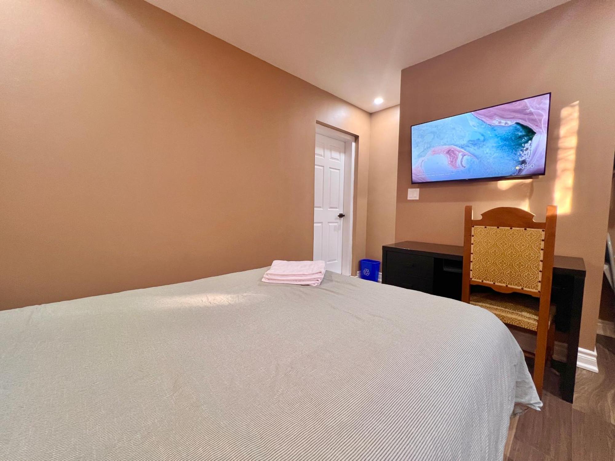 Privatunterkunft Upgraded With Bath 7-min To Subway Near Downsview Rogers Stadium *